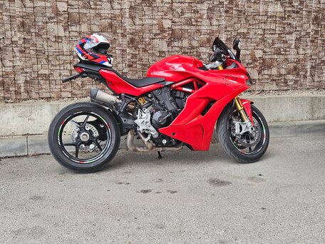 2017 Ducati Supersport, красный, 680000 рублей, вид 2