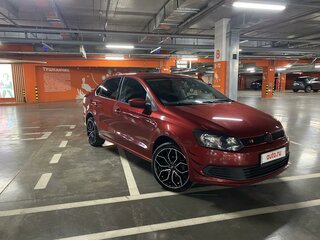 2014 Volkswagen Polo V, красный, 999999 рублей, вид 1