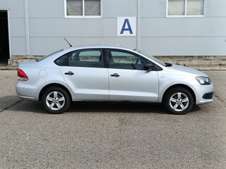 2013 Volkswagen Polo V, серебристый, 490000 рублей, вид 4