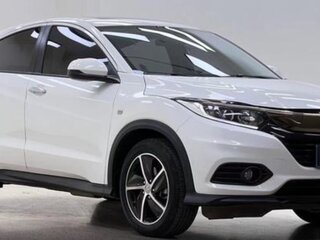 2022 Honda Vezel II, белый, 1690000 рублей, вид 3