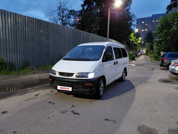 1999 Mitsubishi L400, белый, 365000 рублей - вид 1