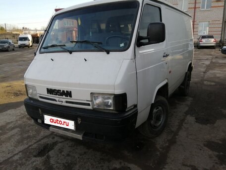 1995 Nissan Trade, белый, 225000 рублей, вид 1