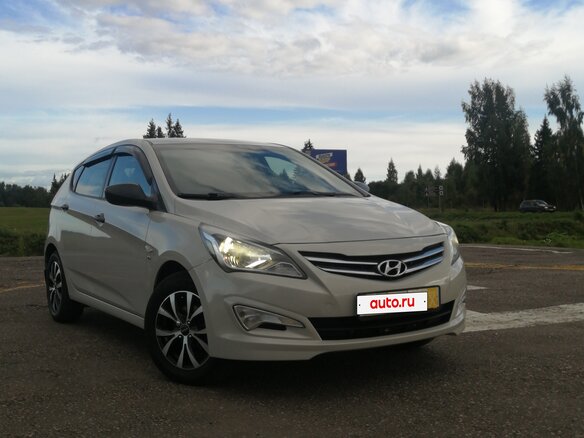 2015 Hyundai Solaris I Рестайлинг, бежевый, 920000 рублей - вид 8
