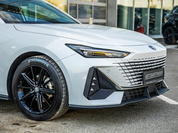 2024 Changan UNI-V I, белый, 2368000 рублей - вид 9
