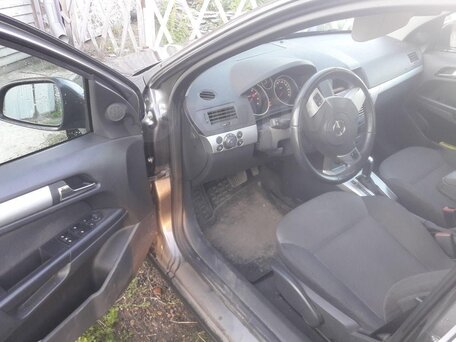 2010 Opel Astra H Рестайлинг, серебристый, 580000 рублей, вид 2
