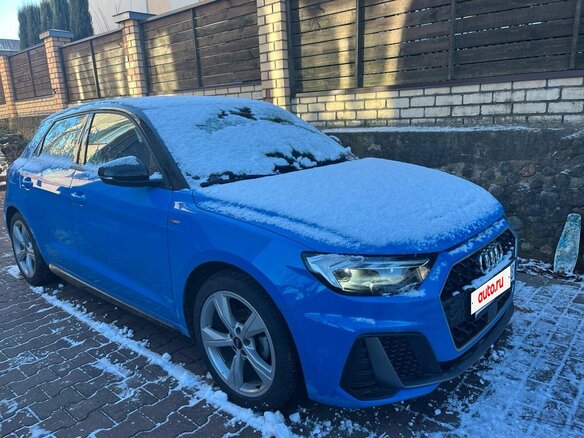 2020 Audi A1 25 TFSI II (GB), синий, 2150000 рублей