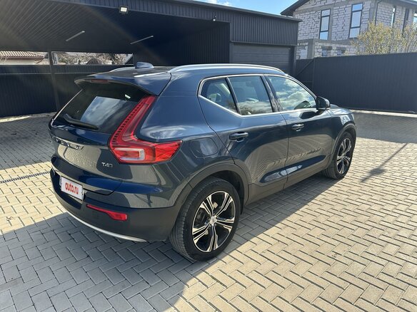 2020 Volvo XC40 I, синий, 4000000 рублей - вид 4