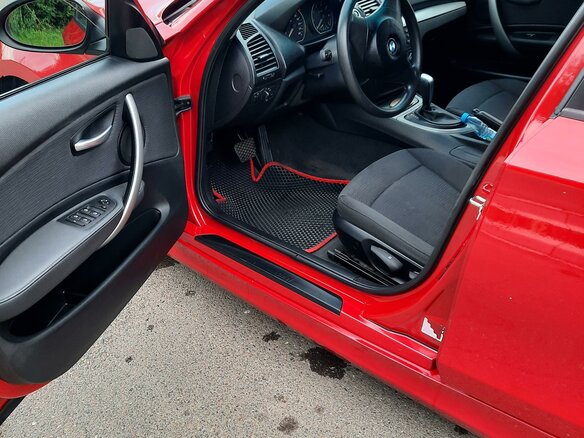 2009 BMW 1 серии 116i I (E81/E82/E87/E88) Рестайлинг, красный, 770000 рублей - вид 7