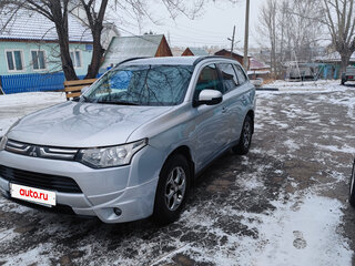 2013 Mitsubishi Outlander III, серебристый, 1230000 рублей, вид 2