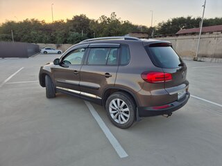 2015 Volkswagen Tiguan I Рестайлинг, коричневый, 1400000 рублей, вид 5