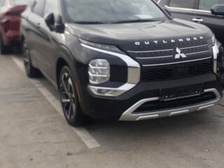 2021 Mitsubishi Outlander IV, чёрный, 4700000 рублей, вид 1