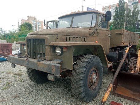 1979 Урал 375, зелёный, 400000 рублей, вид 2