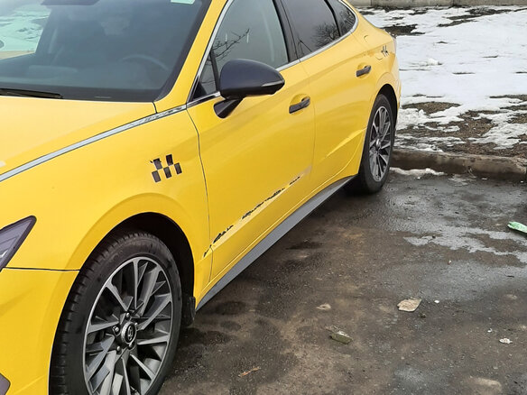 2020 Hyundai Sonata VIII (DN8), жёлтый, 2100000 рублей - вид 1