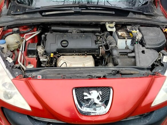 2009 Peugeot 308 I, красный, 390000 рублей - вид 8