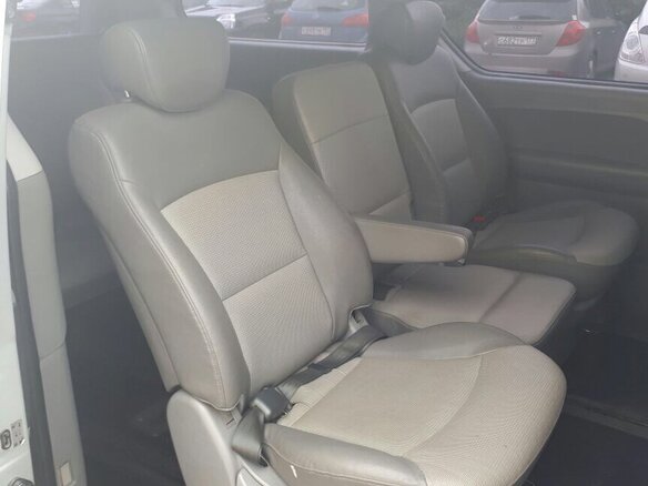 2008 Hyundai H-1 II, серебристый - вид 1