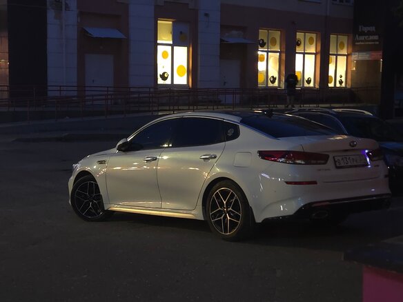 2019 Kia Optima IV Рестайлинг, белый, 1800000 рублей - вид 9
