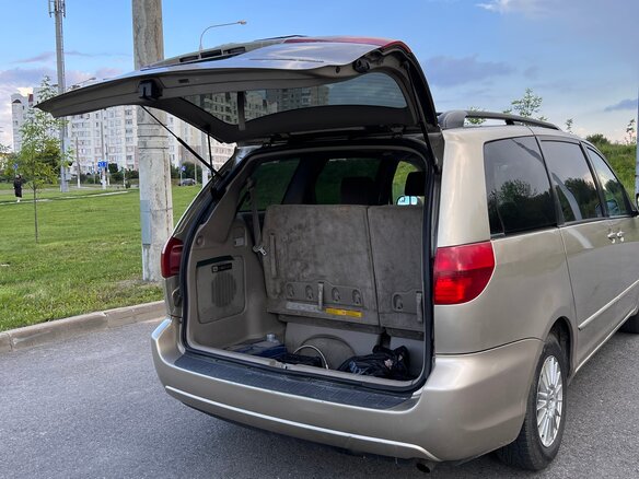 2005 Toyota Sienna II Рестайлинг, бежевый, 990000 рублей - вид 23