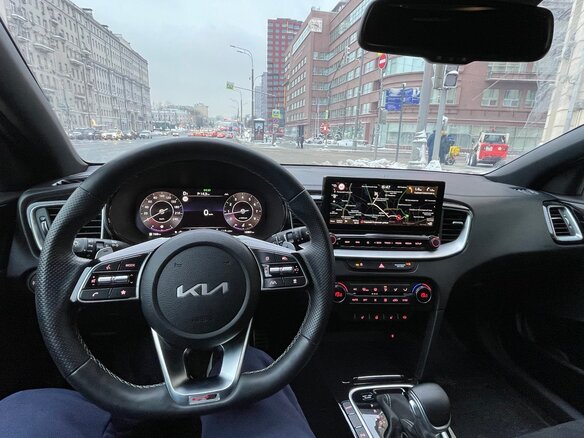 2021 Kia Ceed III Рестайлинг, чёрный, 2400000 рублей - вид 5