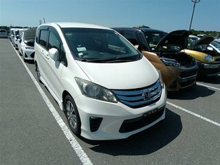2011 Honda Freed I, белый, 1285000 рублей, вид 3