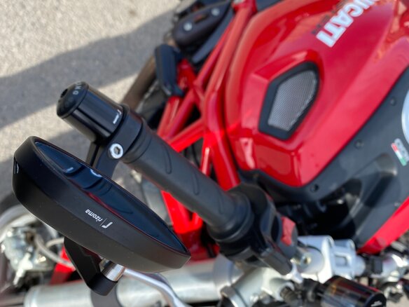 2010 Ducati Monster 1100, красный - вид 14