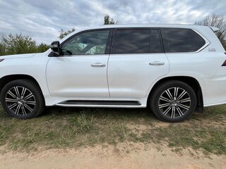 2021 Lexus LX 570 III Рестайлинг 2, белый, 10100000 рублей, вид 4
