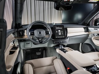 2025 Volvo XC90 B5 II Рестайлинг 2, чёрный, 13796100 рублей, вид 3