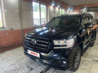 2016 Toyota Land Cruiser 200 Series Рестайлинг 2, чёрный, 5600000 рублей, вид 3