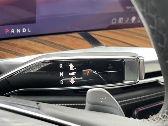 2026 Cadillac Escalade ESV V Рестайлинг, белый, 23412956 рублей - вид 13