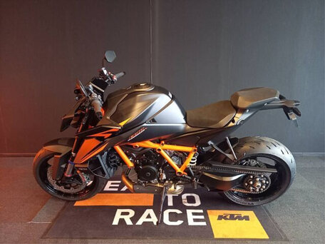 2024 KTM 1390 Super Duke R Evo, чёрный, 2250000 рублей, вид 3