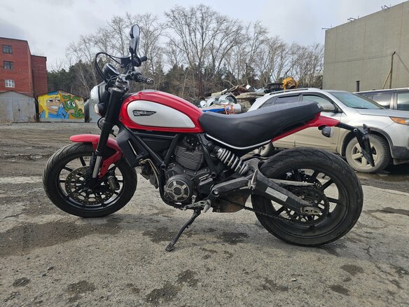 2015 Ducati Scrambler 800, красный, 600000 рублей