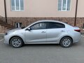 2019 Kia Rio IV, серебристый, 1550000 рублей - вид 2