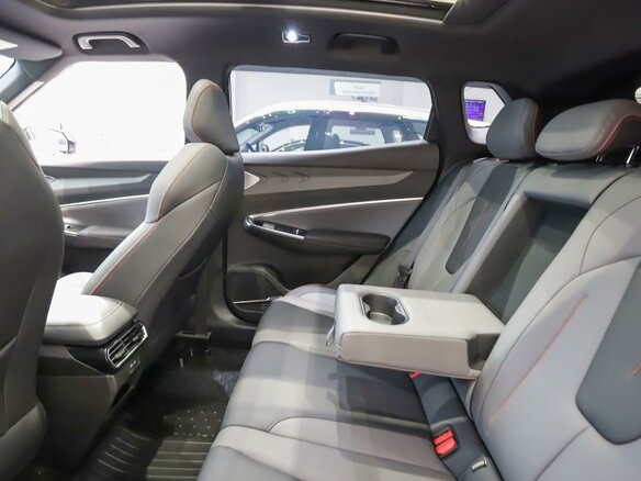 2026 Geely Cityray, белый, 3345000 рублей - вид 14