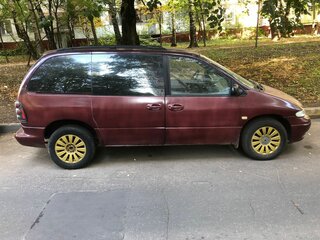 1998 Plymouth Voyager III, пурпурный, 290000 рублей, вид 2