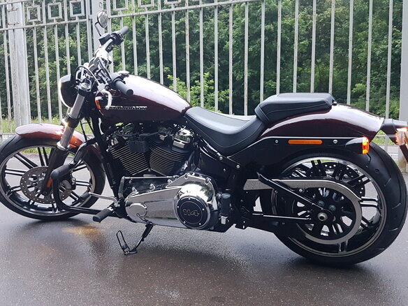 2021 Harley-Davidson Breakout, пурпурный, 2250000 рублей - вид 3