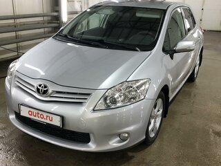 2011 Toyota Auris I Рестайлинг, серебристый, 800000 рублей, вид 2