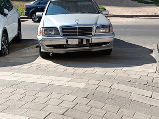 1994 Mercedes-Benz C-Класс 180 I (W202), серебристый, 560000 рублей, вид 2