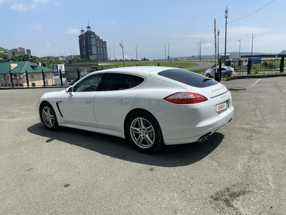 2013 Porsche Panamera 4S I, белый, 4400000 рублей - вид 8