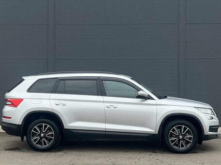 2019 Skoda Kodiaq I, серебристый, 1640000 рублей, вид 4