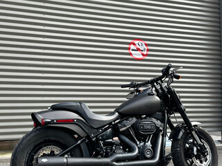 2019 Harley-Davidson Fat Bob, серый, 1538660 рублей, вид 5