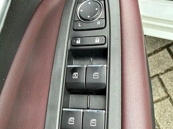 2022 GAC Trumpchi M6 Pro, белый - вид 11