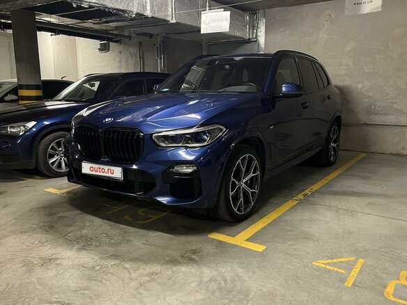 2020 BMW X5 30d IV (G05/G18), синий, 8500000 рублей - вид 2