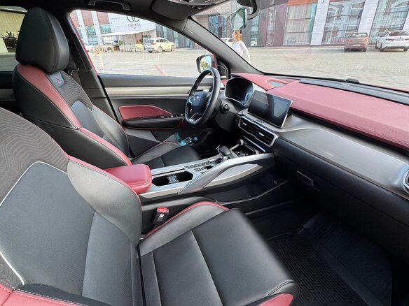 2023 Geely Coolray I, красный, 1870000 рублей - вид 5