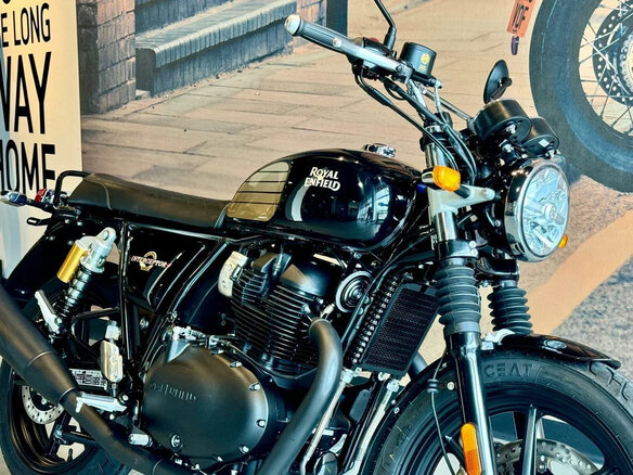 2026 Royal Enfield Interceptor 650, чёрный, 699000 рублей - вид 4