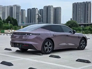 2026 Lynk & Co 10 18.4 kWh, фиолетовый, 5177099 рублей, вид 4