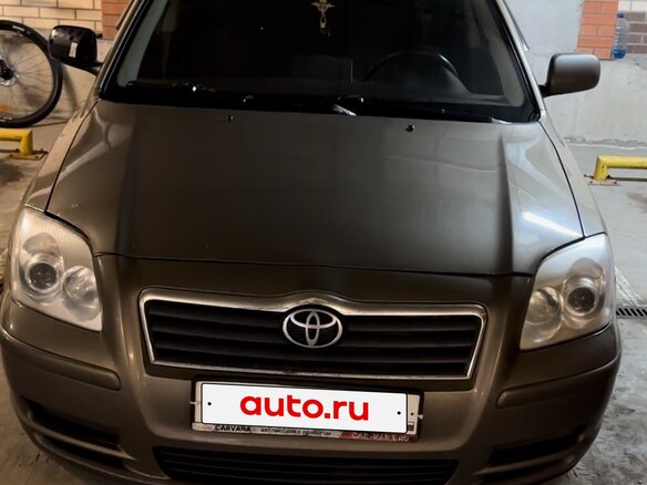 2005 Toyota Avensis II, коричневый, 380000 рублей