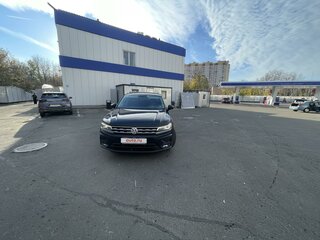 2018 Volkswagen Tiguan II, чёрный, 2200000 рублей, вид 5