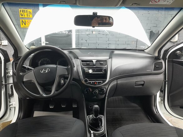 2014 Hyundai Solaris I Рестайлинг, белый, 800000 рублей - вид 6