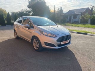 2016 Ford Fiesta Mk6 Рестайлинг, серебристый, 1199900 рублей, вид 3
