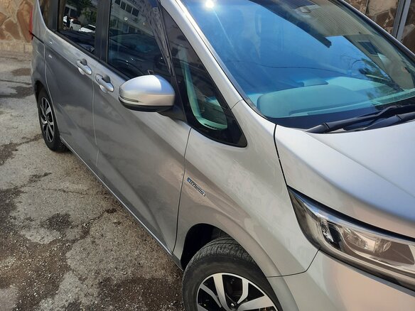 2019 Honda Freed II Рестайлинг, серебристый, 1800000 рублей - вид 3