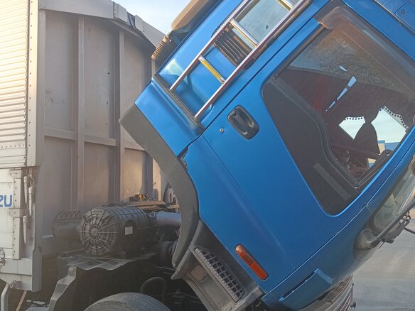 2005 Isuzu Giga (C-series), синий, 3600000 рублей - вид 22